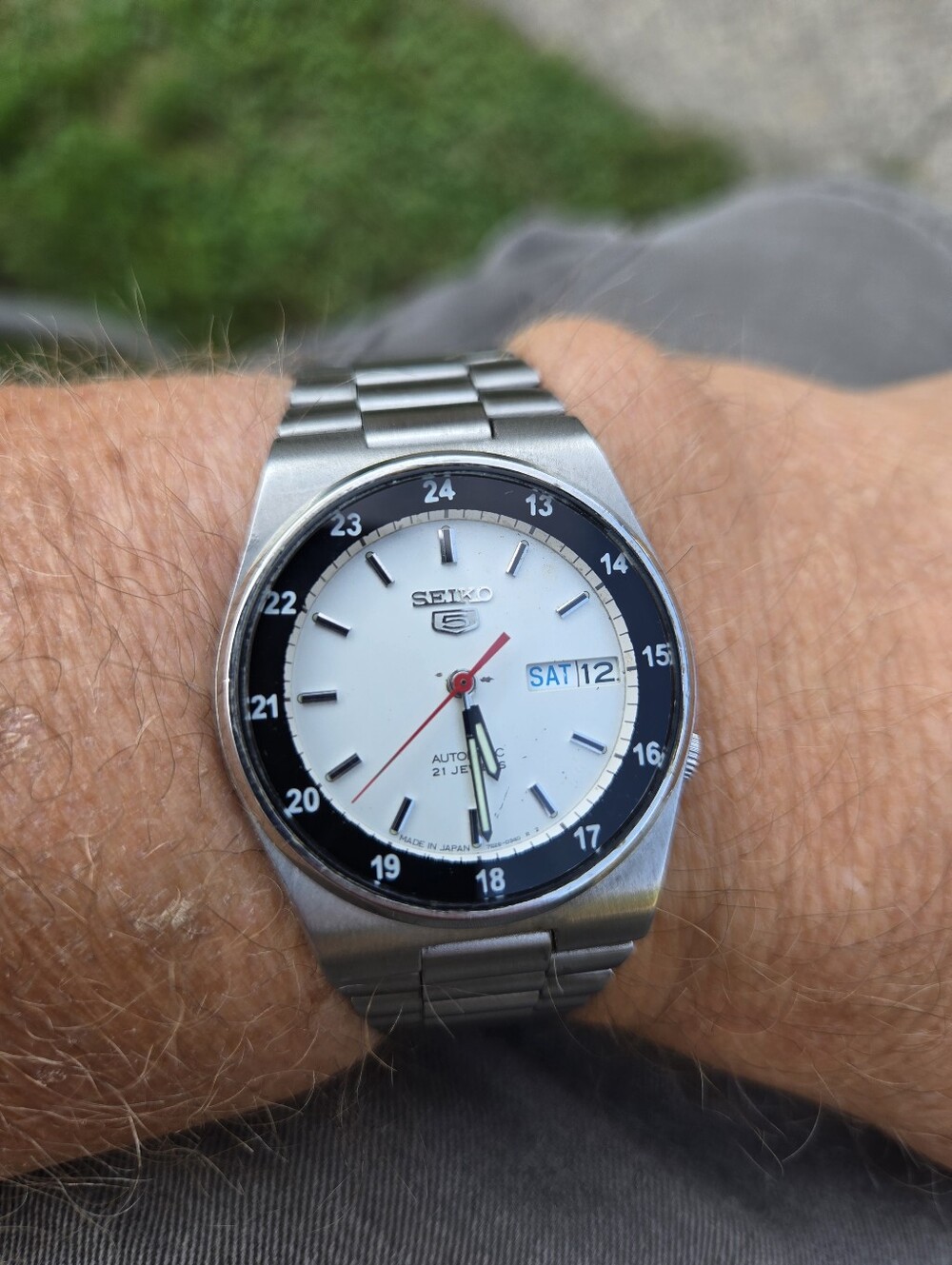 Seiko 5 Automatic Watch. with inspection back.